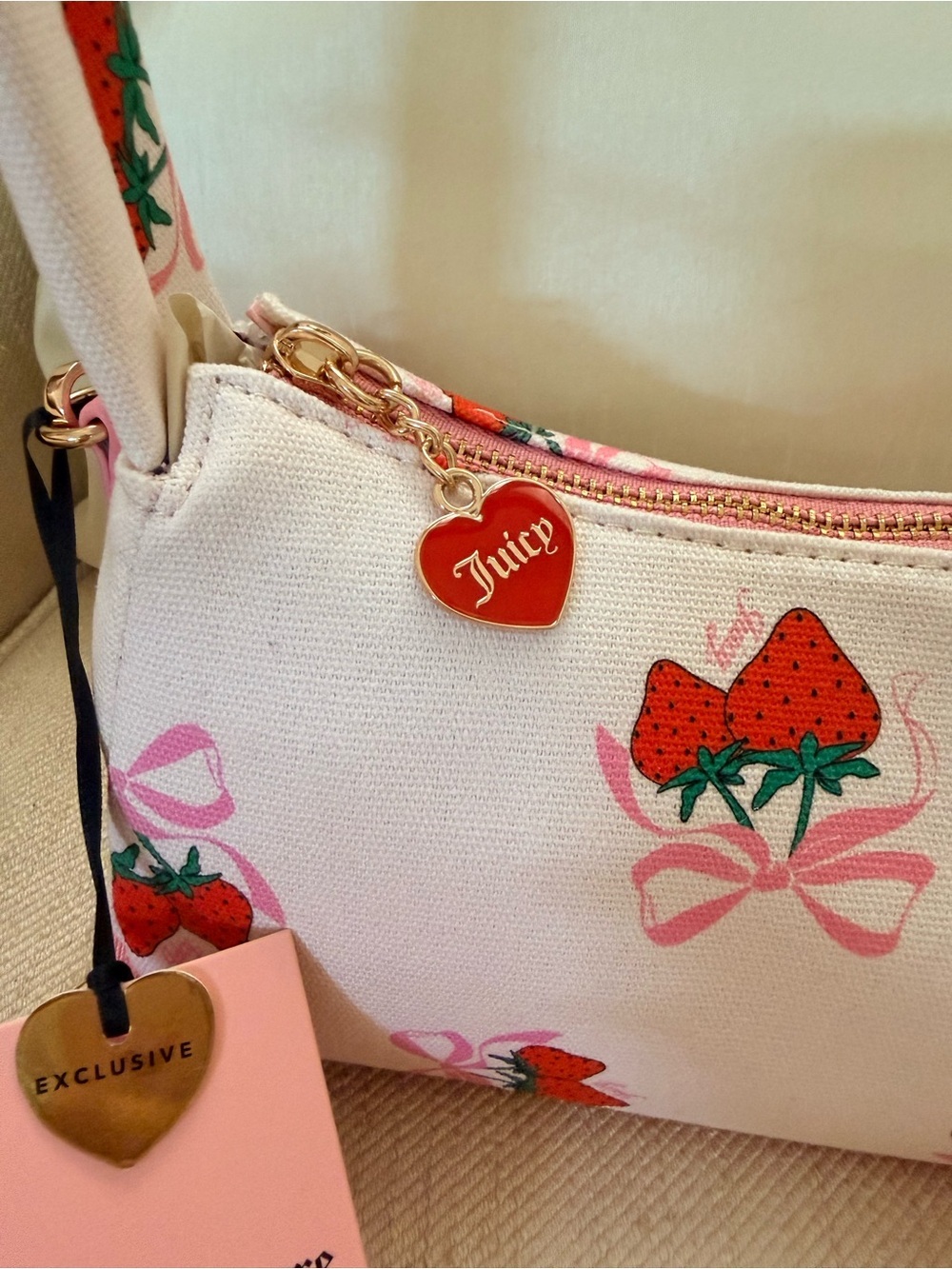 NWT Viral Juicy Couture pink strawberry Y2K purse bag - Picture 6 of 8